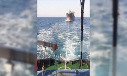 Sinop'ta yangında zarar gören kuru yük gemisi Ünye'deki tersaneye çekiliyor