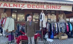 Ayancık'ta mahalle muhtarı ihtiyaç sahiplerine yardım eli uzatıyor