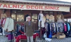 Ayancık'ta mahalle muhtarı ihtiyaç sahiplerine yardım eli uzatıyor