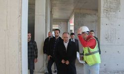 Büyükşehir Belediye Başkanı Demir, Kitap Kafe ve Millet Kıraathanesi inşaatını inceledi
