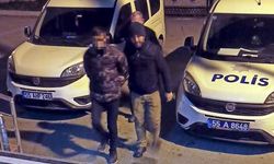 Durdurulan araçta bıçak ve uyuşturucu ele geçti