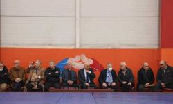 Düzce'de düzenlenen güreş turnuvasına 15 ilden 190 sporcu katıldı