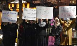 İsveç'te Kur'an-ı Kerim'in yakılması Trabzon'da protesto edildi