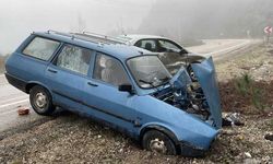 Karabük'te iki otomobilin çarpıştığı kazada 3 kişi yaralandı