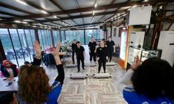 Kusursuz Kafe'nin özel çalışanları mesaiye dans ve sporla zinde başlıyor