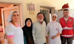 Samsun'da belediye ekipleri bakıma muhtaç insanların evlerini temizliyor, yemeklerini yapıyor