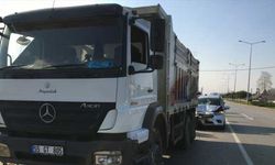 Samsun'da hafif ticari araçla kamyonun çarpışması sonucu 2 kişi yaralandı