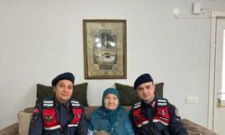 Şaziye ninenin ördüğü çoraplar Bayburt'ta Mehmetçiğe ulaştı
