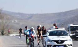 Şehit Emniyet Müdürü Okkan'ın mezarına pedal çevirdiler