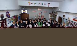 Sinop'ta öğrencilerden önce ebeveynleri karne heyecanı yaşadı