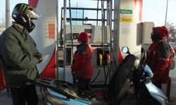 Balıkesir’de akaryakıt istasyonunda kadın pompacılar iş başında