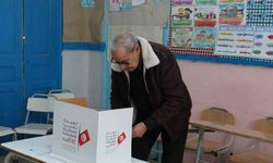 Tunus’ta halk parlamento seçimlerinin 2’nci turunda sandık başında