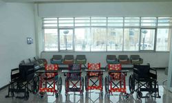 Van Büyükşehir Belediyesinden 12 vatandaşa tekerlekli sandalye