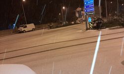 Alaçam'da kar yağışı etkili oluyor