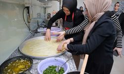 Çorum Belediyesinden Elbistan'daki "Yeniden Hayat Lokantası"na baklava-börek desteği