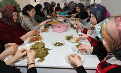 Tokatlı kadınlar depremzedeler için yiyecek hazırlıyor