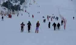 Erzincan’da beklenen kar yağışının ardından kayak sezonu açıldı