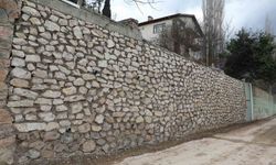 Fatih Mahallesi’ndeki hasarlı istinat duvarını tamamen yenilendi
