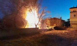 Tekirdağ’da metruk ev alev alev yandı