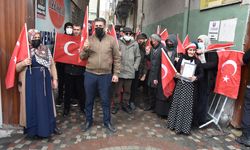 HAKKARİ - Çocukları dağa kaçırılan aileler eylemlerini sürdürdü