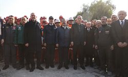 HATAY - Cumhurbaşkanı Erdoğan ve MHP Genel Başkanı Bahçeli depremlerden etkilenen bölgeleri ziyaret etti