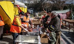 HATAY - TBMM aşçıları Hatay'da depremzedeler için yemek pişiriyor