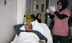İZMİR - Enkazda ailesini kaybeden depremzede kurtulduğuna sevinemiyor