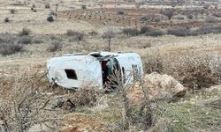 MARDİN - Devrilen okul servisindeki 14 kişi yaralandı