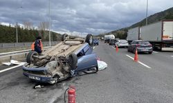 Anadolu Otoyolu'nda cip ile çarpışan otomobildeki 2 kişi yaralandı