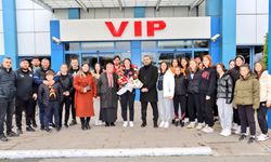 Avrupa 23 Yaş Altı Güreş Şampiyonası'nda üçüncü olan Mehtap Gültekin Trabzon'a döndü
