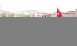Bayburt'ta öğrenciler konteyner için topladıkları parayı deprem bölgesine gönderdi