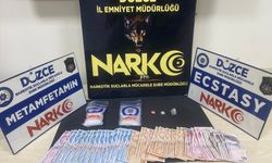 Düzce'de takside uyuşturucu maddeyle yakalanan 2 zanlı tutuklandı