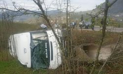 Ordu'da servis aracının devrildiği kazada 8 öğrenci yaralandı