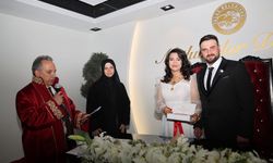 Depremzede çift dünyaevine Talas'ta girdi