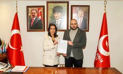 BBP Derince Kadın Kolları Başkanı Aysun Demirel istifa edip milletvekili aday adayı oldu