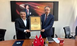 Belediye başkanından kaymakama fahri hemşehrilik beratı