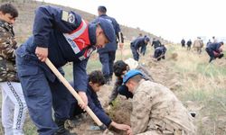 Depremde hayatını kaybedenler Aksaray’da fidan dikilerek anıldı