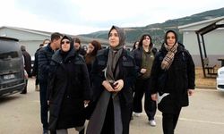 "Doğanın Anneleri" gönüllüleri, Gaziantep Nurdağı’nda depremzede ailelerle bir araya geldi