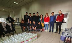 Lise öğrencileri depremzedeler için yüzlerce litre hijyen malzemesi üretti