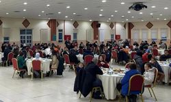 Simav’da depremzedeler iftar yemeğinde bir araya geldi