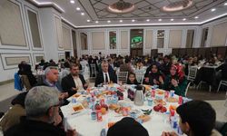 Tahmazoğlu umreye giden öğrenciler ve aileleri ile iftarda bir araya geldi