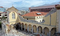 HATAY - Latin Katolik cemaati, depremde yıkılan kiliselerinde yeniden ibadet edeceği günü bekliyor