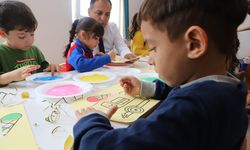 ISPARTA - Okul öncesi çağındaki depremzede çocuklarla kum boyama etkinliği yapıldı