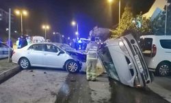 KARABÜK - Bariyerlere çarparak havalanan otomobil, başka bir otomobilin üstüne düştü