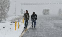 KARS - Kar ve tipi ulaşımda aksamaya neden oldu