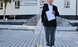 KONYA - Ortaokul eğitimini 84 yaşında tamamlayan "Dede" gençlere örnek oluyor