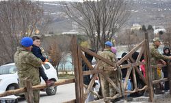 MALATYA - Depremzede çocuklara hayvanat bahçesi morali