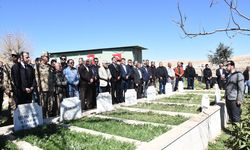 MARDİN - PKK'lı teröristlerce 36 yıl önce şehit edilen 8 kişi törenle anıldı