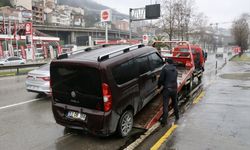 TRABZON - 6 aracın karıştığı trafik kazasında 5 kişi yaralandı