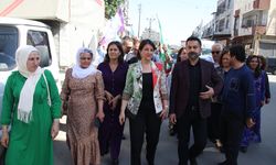 ADANA - HDP'li Pervin Buldan, "halk buluşması"na ve seçim bürosu açılışına katıldı